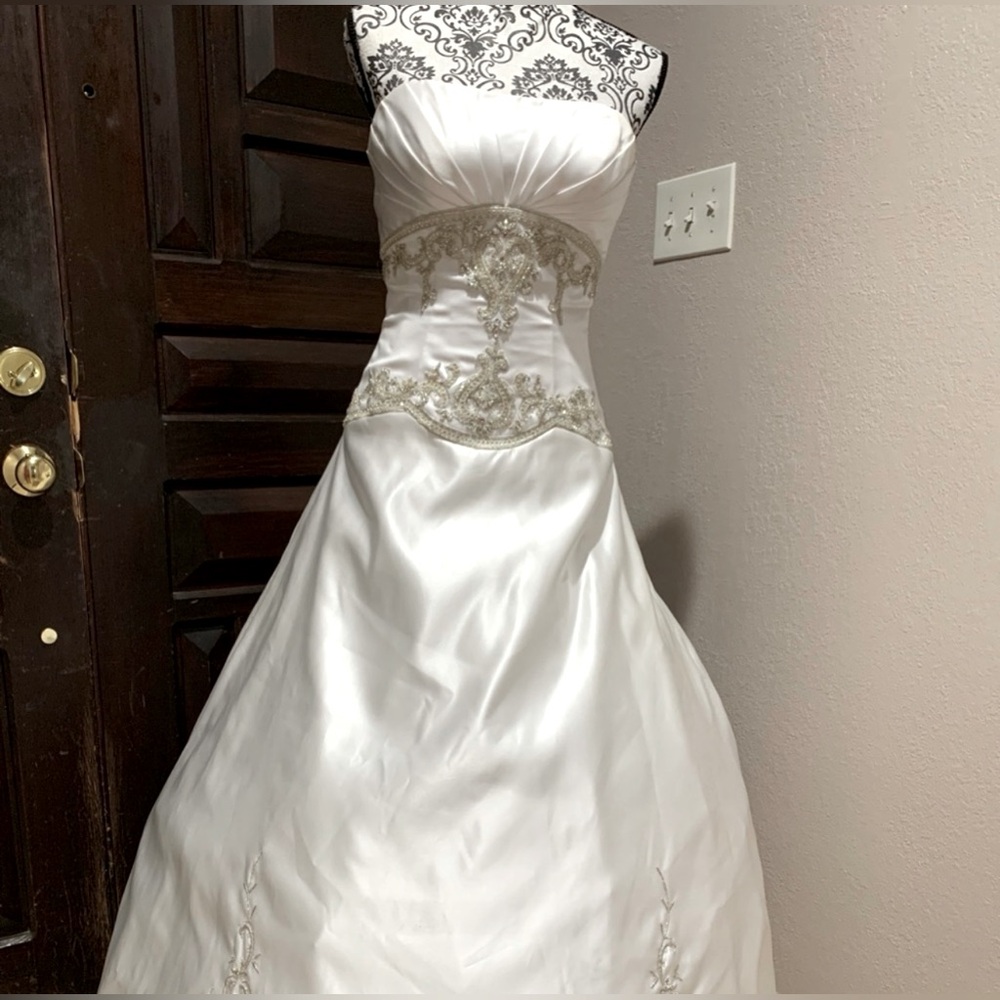 Bridal Wedding Dress Gorgeous Strapless 8.